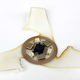 Un microflier equipado con una antena en espiral y sensores UV